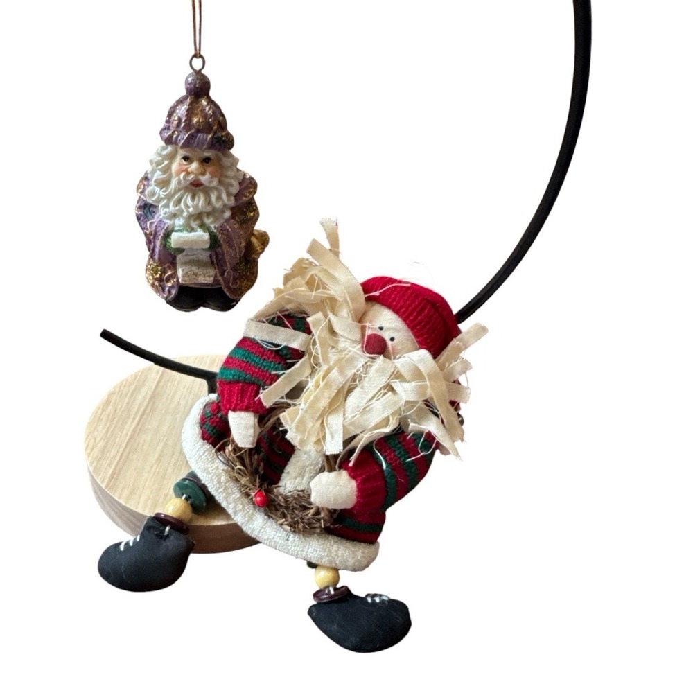Vintage Santa Christmas Holiday Decor Wang's International Wreath Dangling Legs